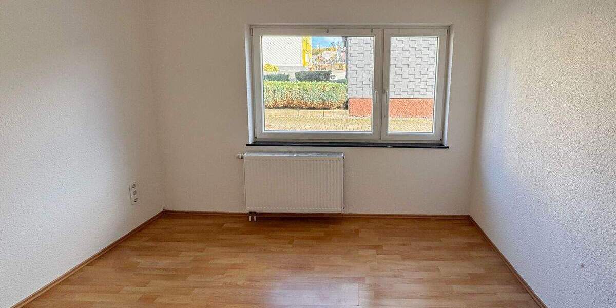 Mehrfamilienhaus, Wohnhaus Zehnhausen bei Rennerod - 6 Zimmer, 230 m&sup2;, 250.000&euro; | Angebot:25691895