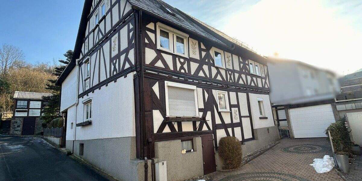 Einfamilienhaus Eschenburg / Eiershausen Eiershausen - 7 Zimmer, 195 m&sup2;, 159.000&euro; | Angebot:25728160