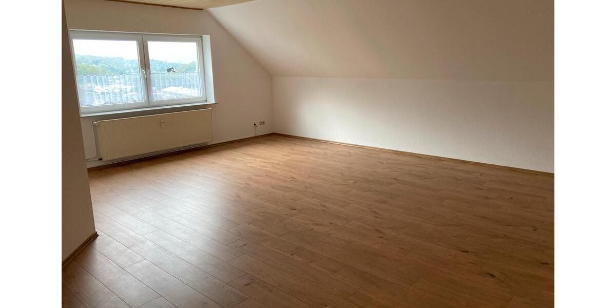 Dachgeschoßwohnung Freudenberg - 3 Zimmer, 84 m&sup2;, 625&euro; | Angebot:25981097