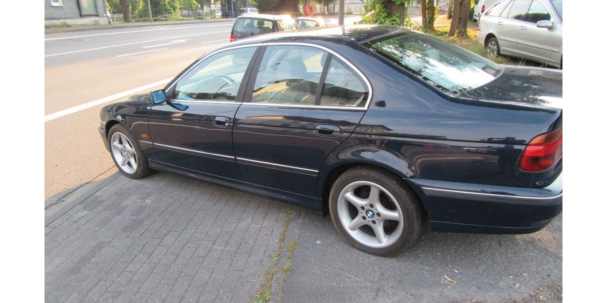 BMW 520 266.500 km 1.500 &euro; Netphen 57250
