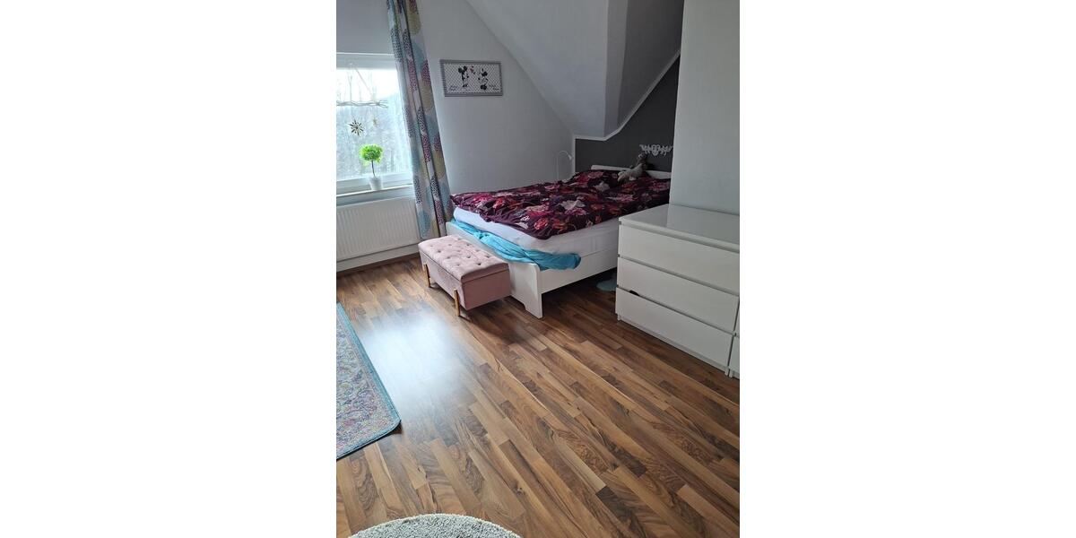 Dachgeschoßwohnung Siegen Weidenau - 3 Zimmer, 100 m&sup2;, 930&euro; | Angebot:25047291