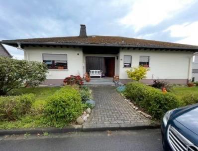 Einfamilienhaus Hachenburg - 7 Zimmer, 170 m&sup2;, 420.000&euro; | Angebot:25294518