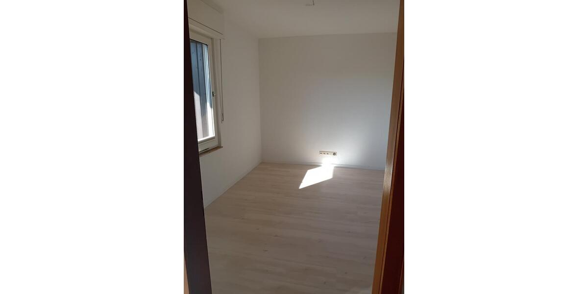 Mehrfamilienhaus, Wohnhaus Reichshof - 8 Zimmer, 206 m&sup2;, 495.000&euro; | Angebot:25436764