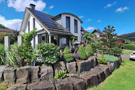 Haus Hilchenbach - 4 Zimmer, 140 m&sup2;, 620.000&euro; | Angebot:26660816
