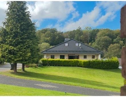 Einfamilienhaus Gebhardshain - 8 Zimmer, 200 m&sup2;, 395.000&euro; | Angebot:25838840