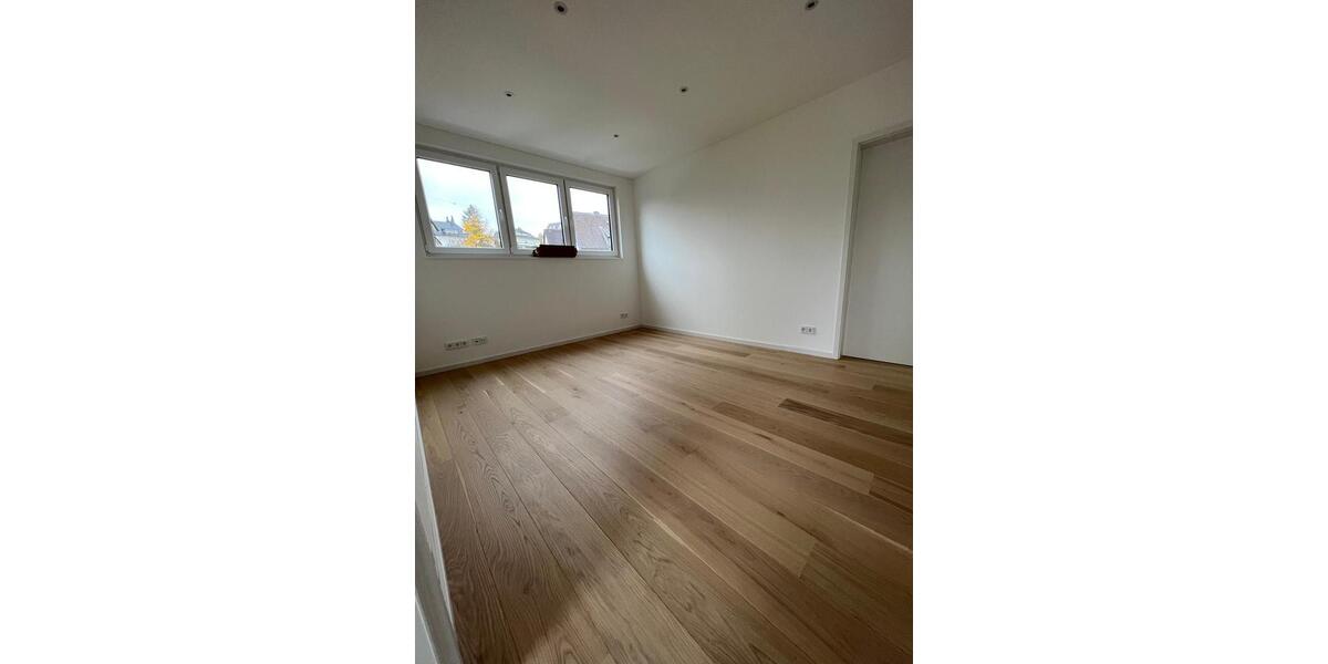 Maisonettenwohnung Siegen - 5 Zimmer, 190 m&sup2;, 1.900&euro; | Angebot:26602676