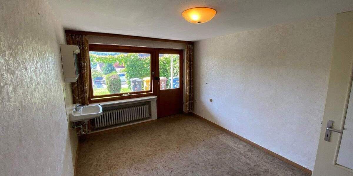Einfamilienhaus Bad Laasphe - 5 Zimmer, 158 m&sup2;, 190.000&euro; | Angebot:25667526