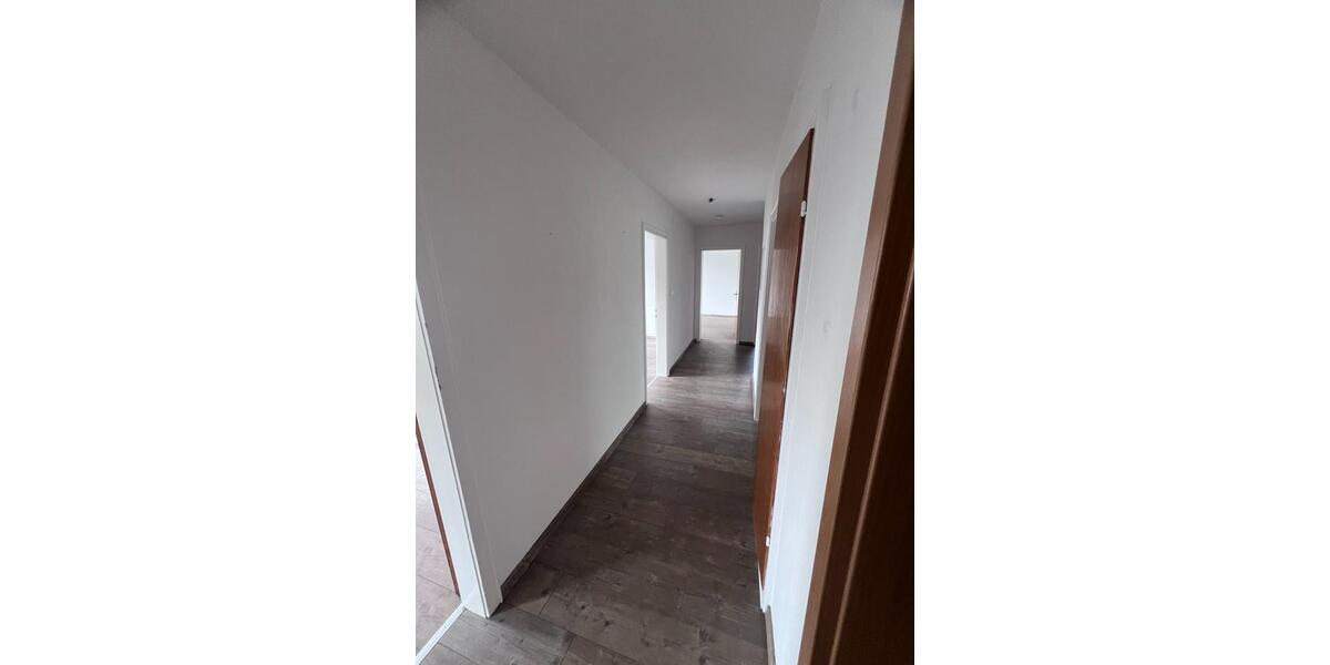 Etagenwohnung Siegen - 5 Zimmer, 111 m&sup2;, 1.150&euro; | Angebot:26020529