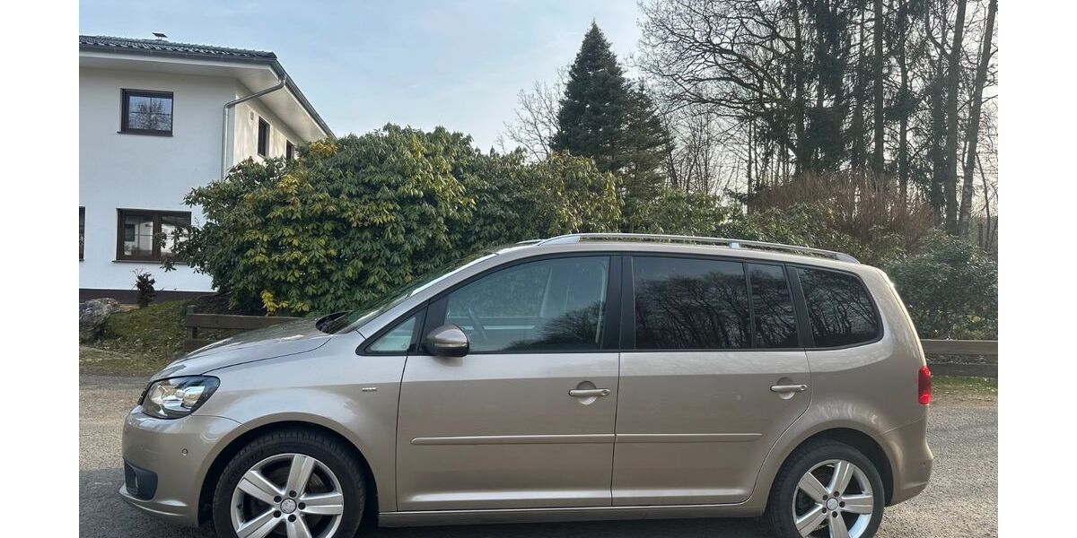 VW Touran 220.000 km 8.990 &euro; Kreuztal 57223