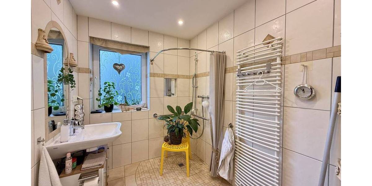 Mehrfamilienhaus, Wohnhaus Grünebach - 7 Zimmer, 230 m&sup2;, 350.000&euro; | Angebot:26859154
