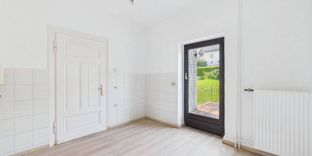 Mehrfamilienhaus, Wohnhaus Siegen Eiserfeld - 6 Zimmer, 165 m&sup2;, 149.000&euro; | Angebot:26082458