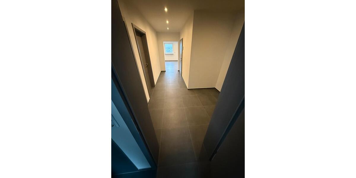 Dachgeschoßwohnung Kirchen (Sieg) - 4 Zimmer, 103 m&sup2;, 1.200&euro; | Angebot:25406971