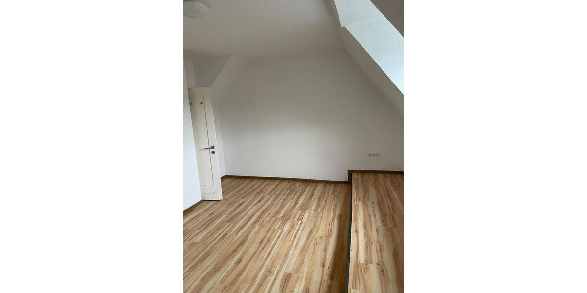 Dachgeschoßwohnung Siegen - 2 Zimmer, 45 m&sup2;, 470&euro; | Angebot:26665414