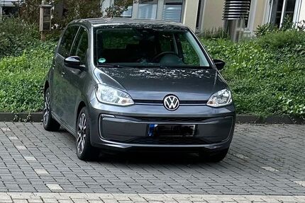 VW e-up! 41.528 km 14.900 &euro; Lennestadt 57368