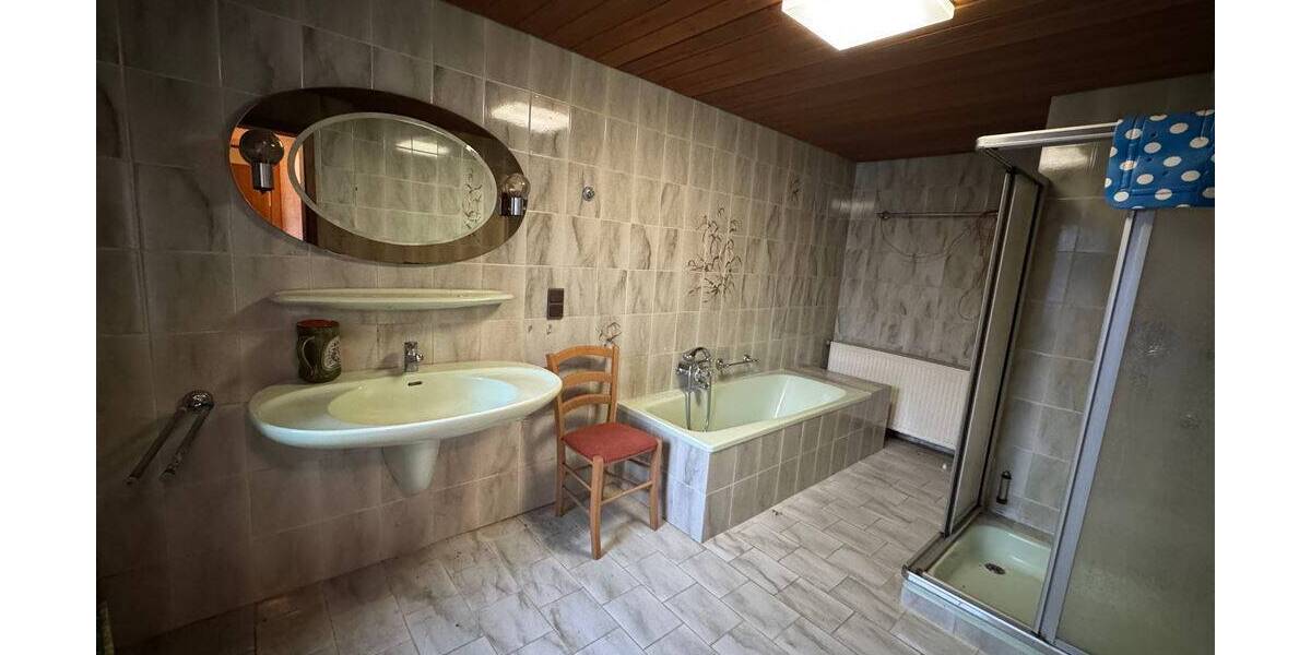 Mehrfamilienhaus, Wohnhaus Kirchhundem Welschen Ennest - 5 Zimmer, 172 m&sup2;, 159.000&euro; | Angebot:25734606