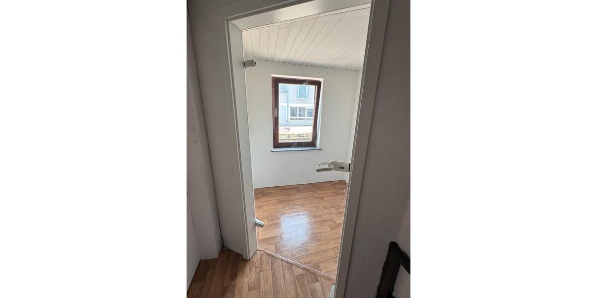 Etagenwohnung Wissen - 4 Zimmer, 90 m&sup2;, 750&euro; | Angebot:25956996