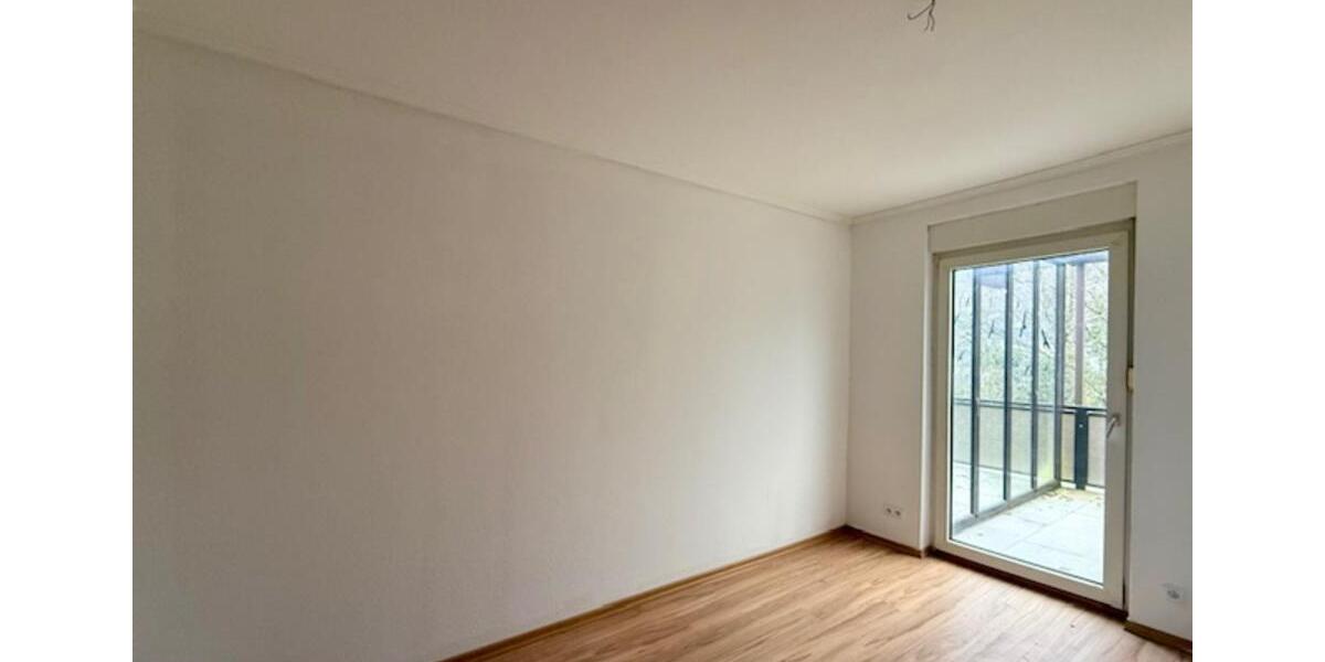 Etagenwohnung Siegen Eiserfeld - 8 Zimmer, 171 m&sup2;, 2.050&euro; | Angebot:25721985