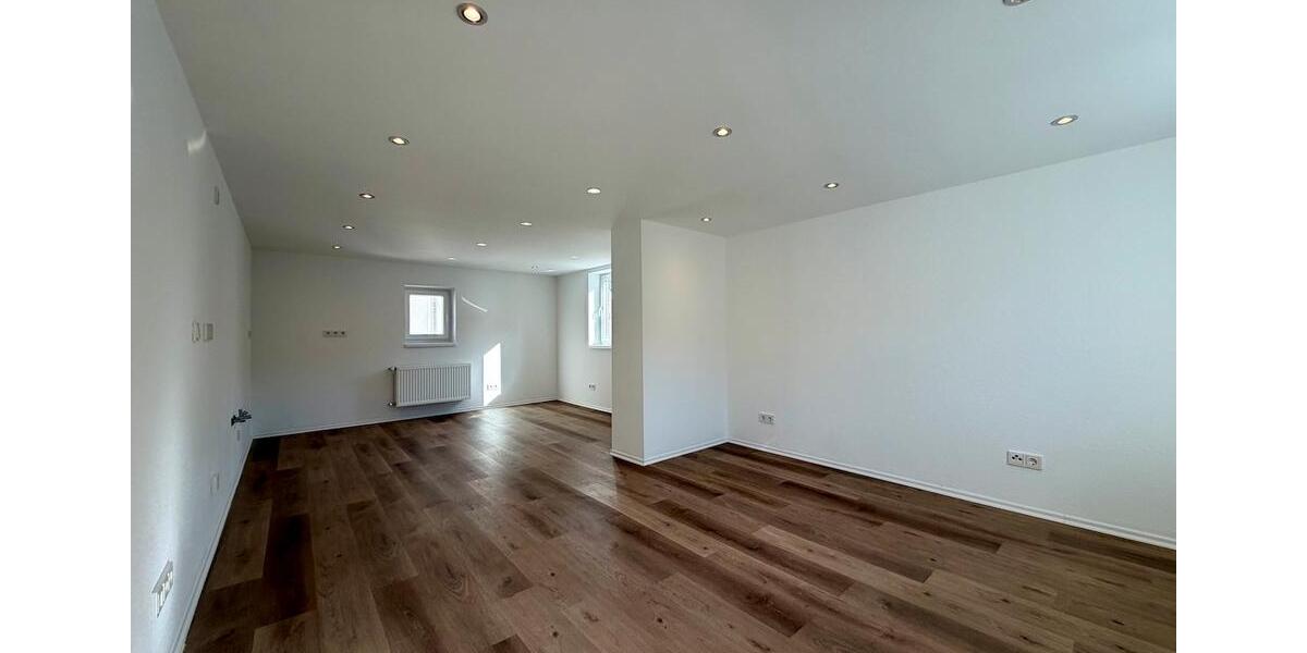 Etagenwohnung Siegen Kaan-Marienborn - 5 Zimmer, 122 m&sup2;, 1.000&euro; | Angebot:26005610
