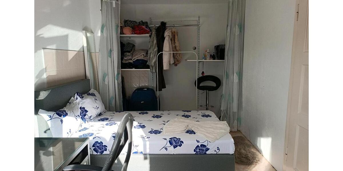 Etagenwohnung Siegen - 1 Zimmer, 14 m&sup2;, 300&euro; | Angebot:25397403