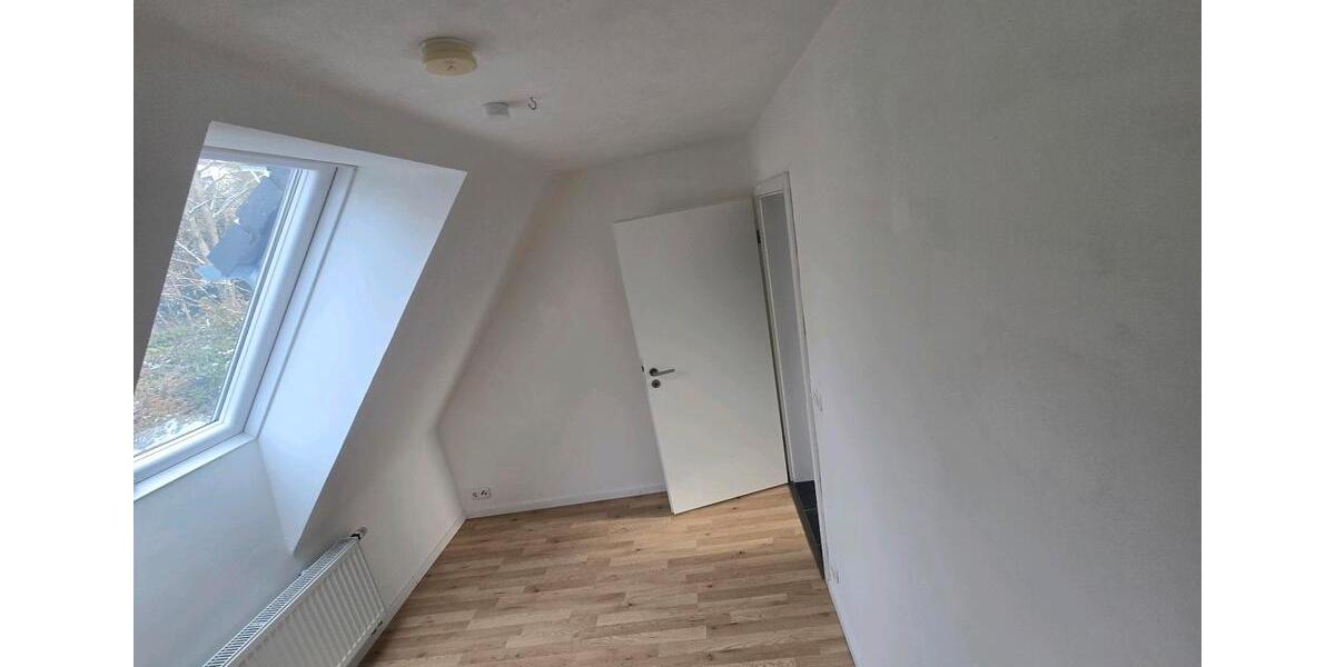 Dachgeschoßwohnung Siegen Dillnhütten - 3 Zimmer, 53 m&sup2;, 498&euro; | Angebot:24676956