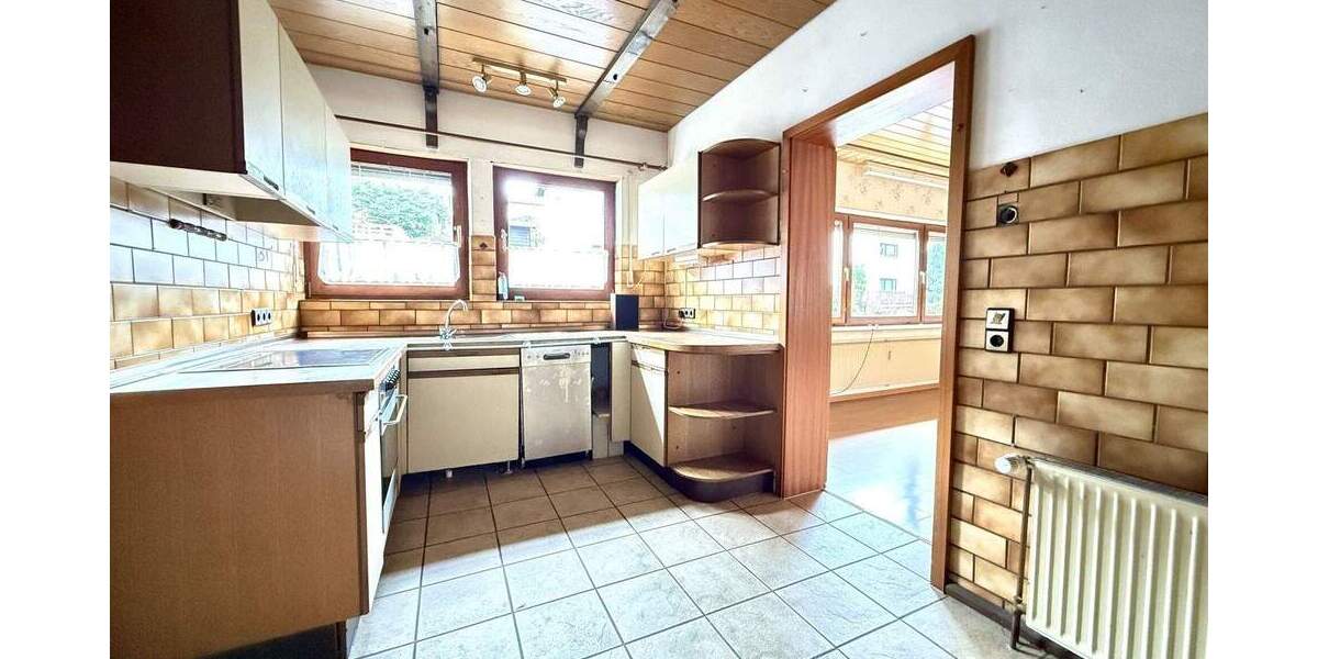 Einfamilienhaus Kirchen VG Freusburg - 6 Zimmer, 198 m&sup2;, 198.000&euro; | Angebot:25691930
