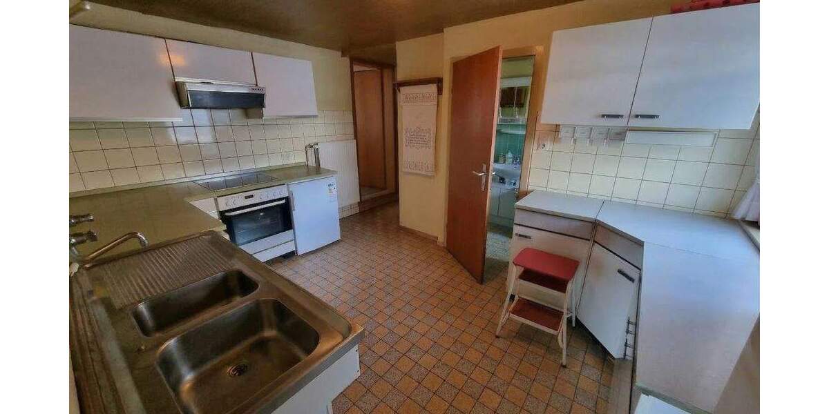 Einfamilienhaus Oberroßbach - 7 Zimmer, 135 m&sup2;, 120.000&euro; | Angebot:25685056