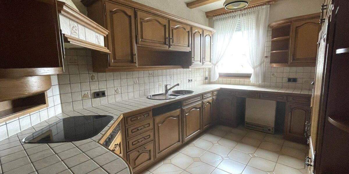Etagenwohnung Dietzhölztal / Ewersbach Ewersbach - 8 Zimmer, 206 m&sup2;, 175.000&euro; | Angebot:25665420