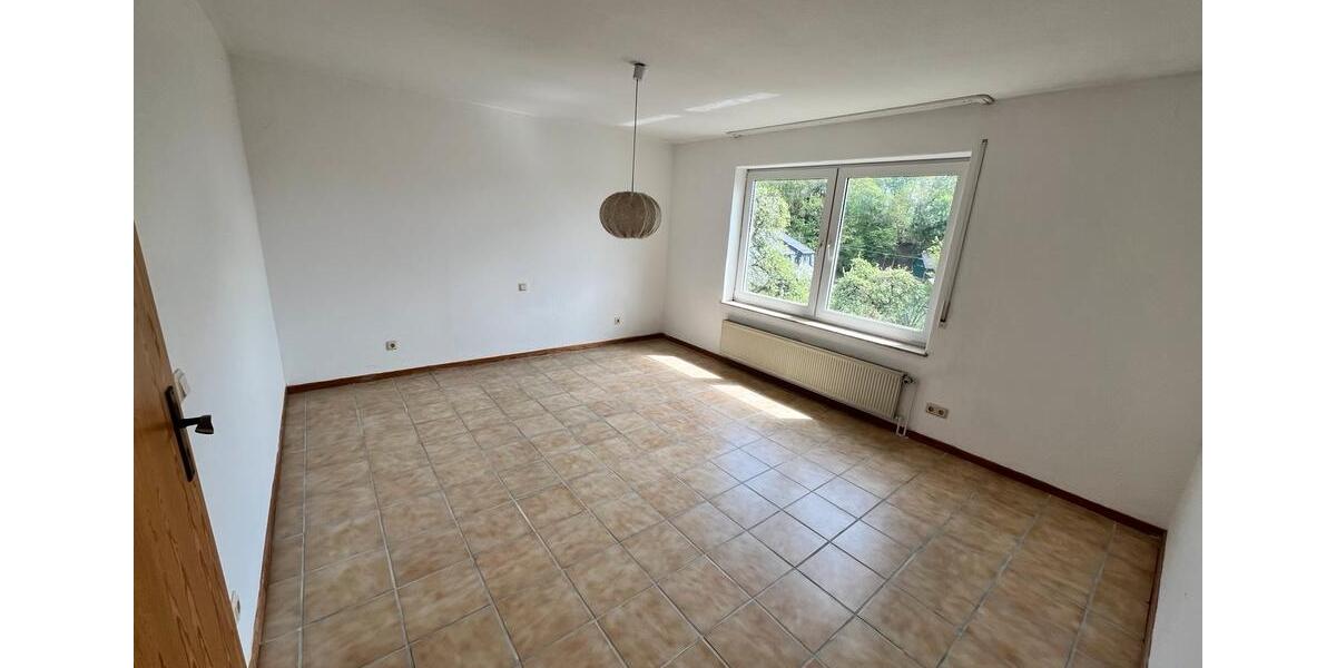 Einfamilienhaus Reichshof - 7 Zimmer, 190 m&sup2;, 1.600&euro; | Angebot:26434486
