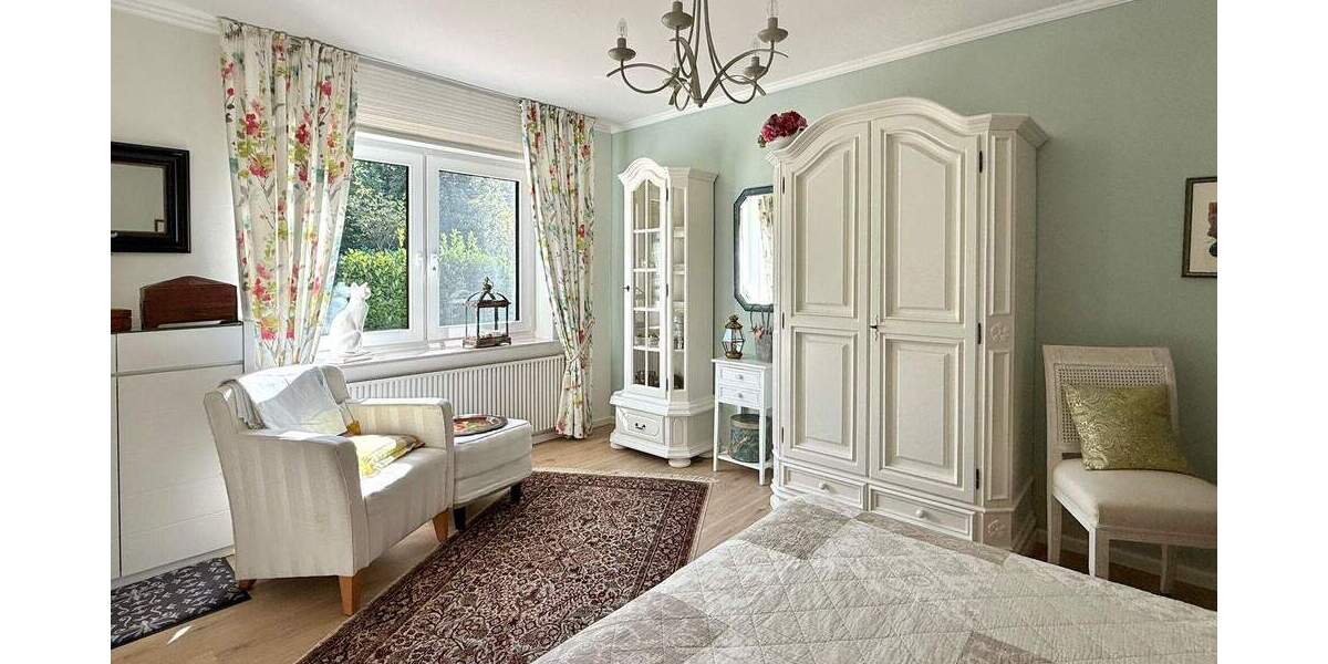 Einfamilienhaus Hachenburg - 7 Zimmer, 219 m&sup2;, 580.000&euro; | Angebot:25738118