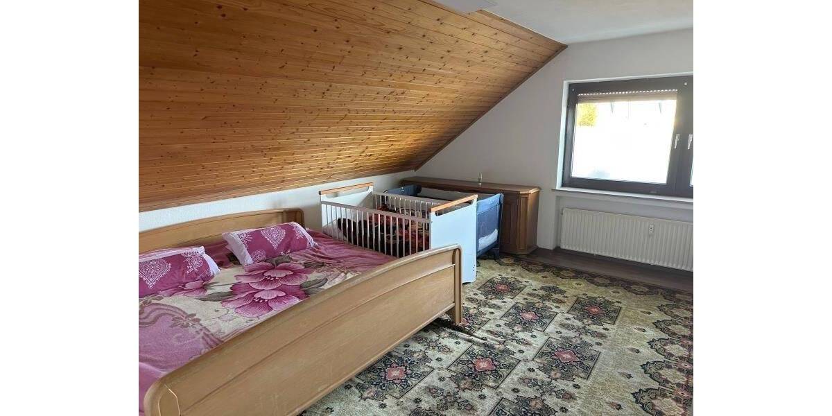 Etagenwohnung Atzelgift - 6 Zimmer, 150 m&sup2;, 125.000&euro; | Angebot:25734817