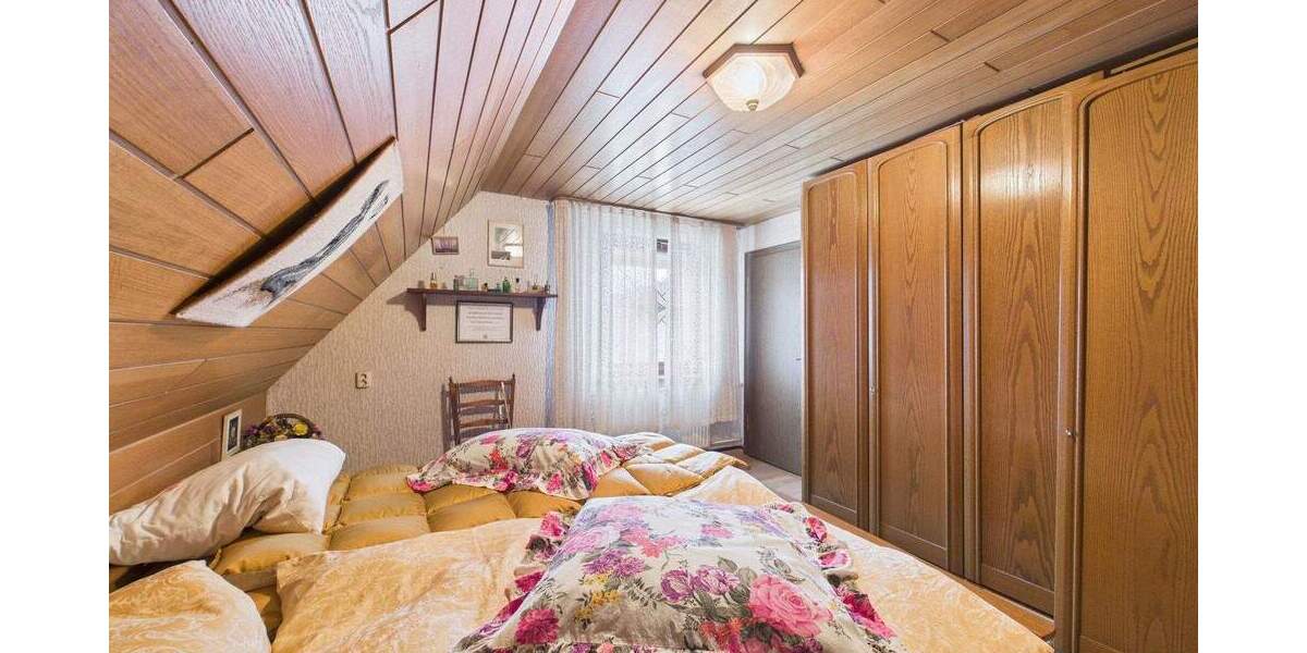 Einfamilienhaus Siegen Gosenbach - 4 Zimmer, 127 m&sup2;, 229.000&euro; | Angebot:25687324