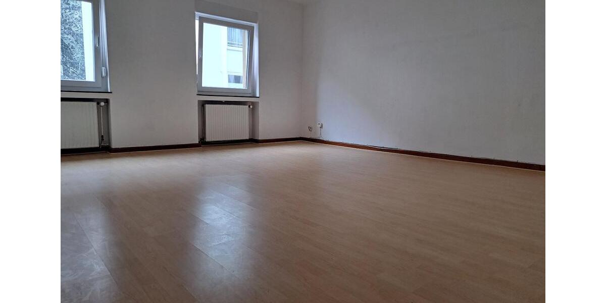 Etagenwohnung Siegen - 3 Zimmer, 96 m&sup2;, 885&euro; | Angebot:25162124