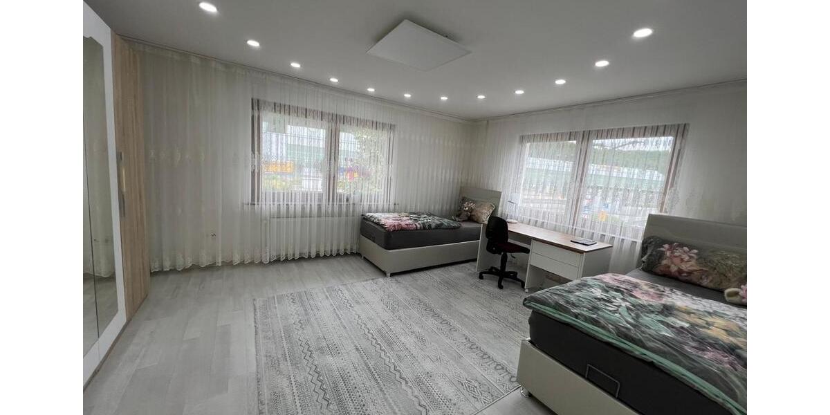 Einfamilienhaus Wissen - 7 Zimmer, 157 m&sup2;, 350.000&euro; | Angebot:25788027