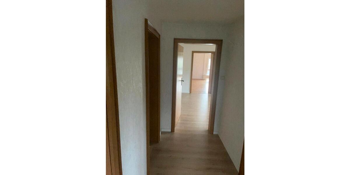 Dachgeschoßwohnung Siegen Dillnhütten - 3.5 Zimmer, 80 m&sup2;, 900&euro; | Angebot:26587562