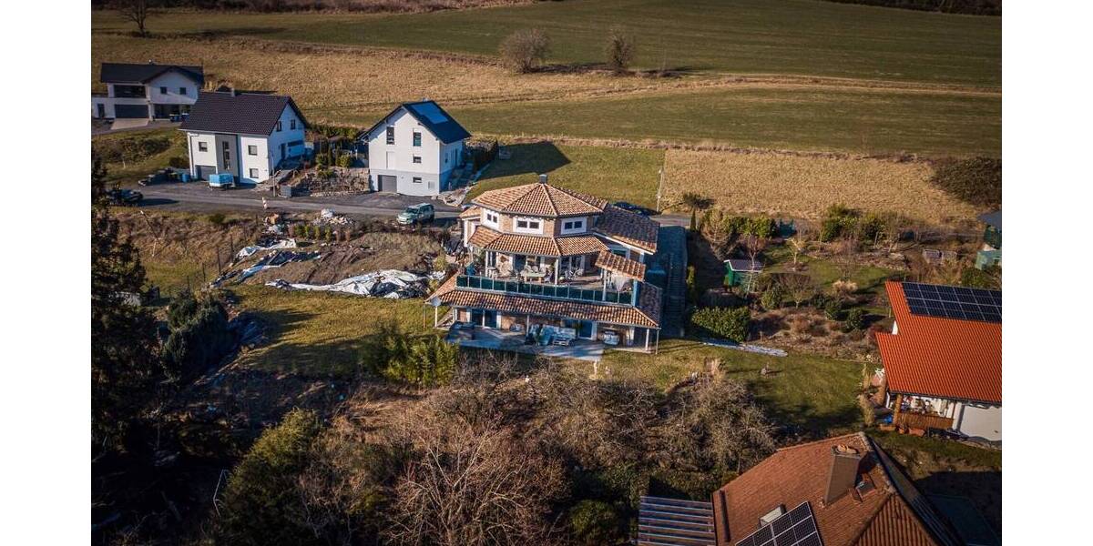 Einfamilienhaus Gebhardshain VG - 8 Zimmer, 333 m&sup2;, 898.000&euro; | Angebot:25738123