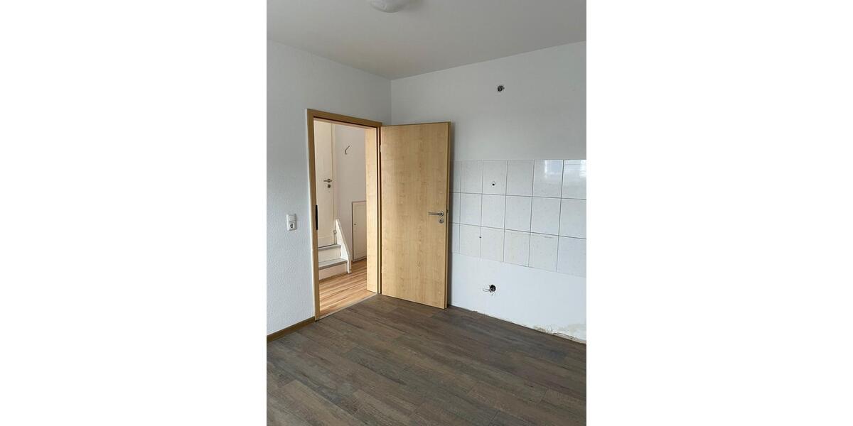 Dachgeschoßwohnung Siegen - 2 Zimmer, 45 m&sup2;, 470&euro; | Angebot:26665414