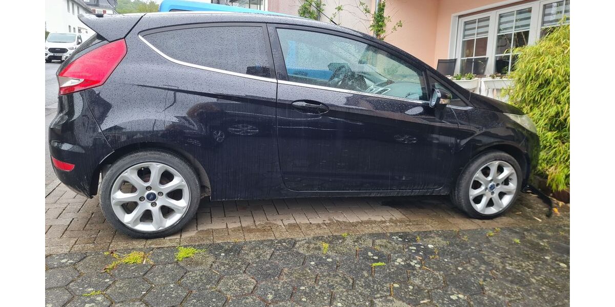Ford Fiesta 240.876 km 2.100 &euro; Breitscheid 35767