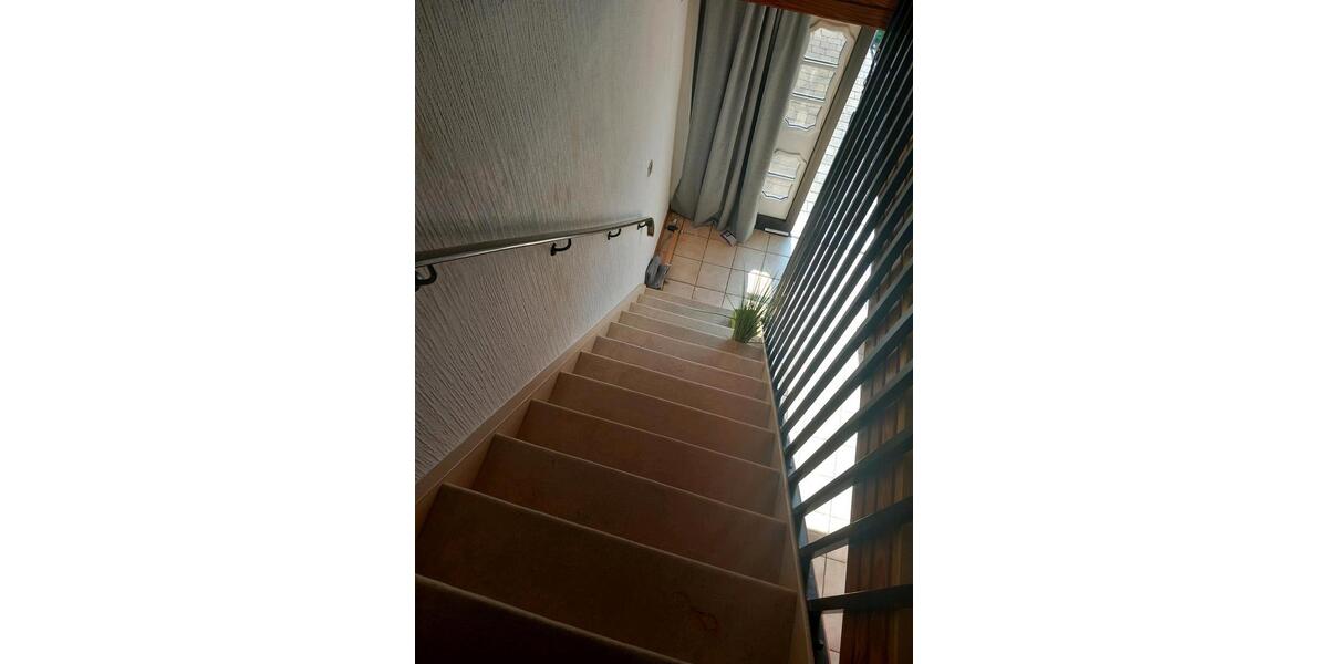 Erdgeschoßwohnung Bad Laasphe - 5 Zimmer, 120 m&sup2;, 1.300&euro; | Angebot:25933029