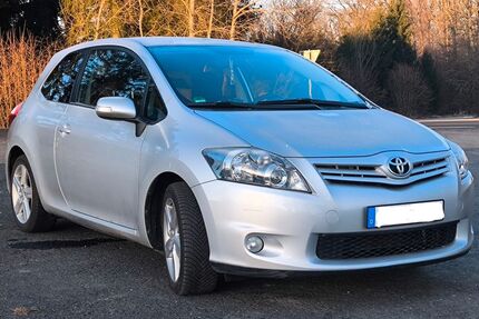 Toyota Auris 100.000 km 7.900 &euro; Netphen 57250