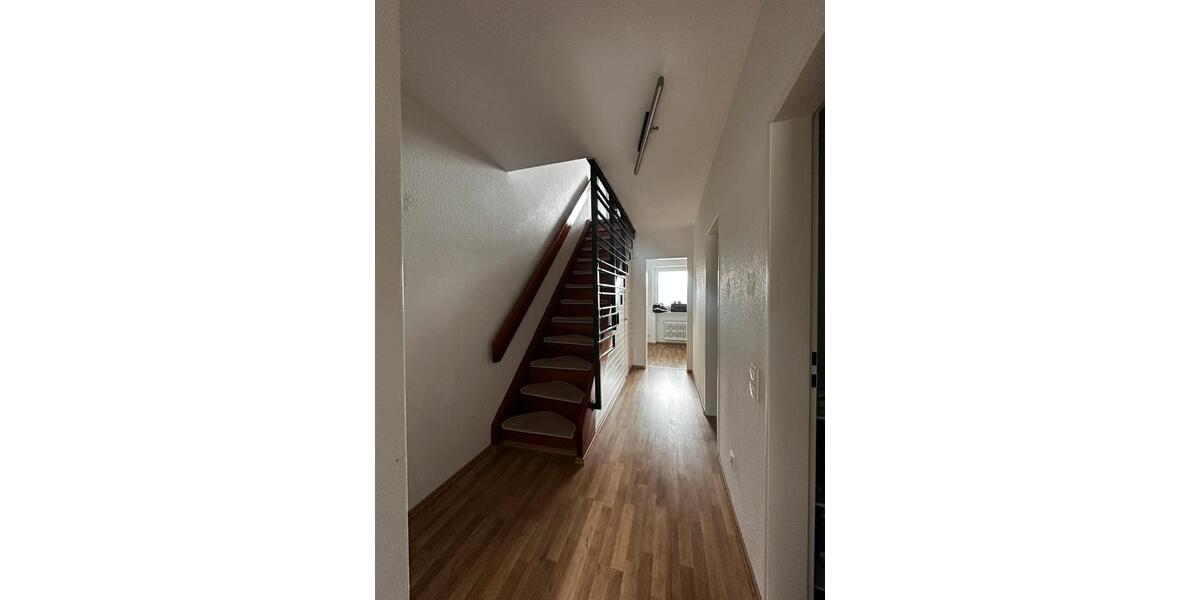 Etagenwohnung Siegen Dillnhütten - 3 Zimmer, 85 m&sup2;, 888&euro; | Angebot:26020388