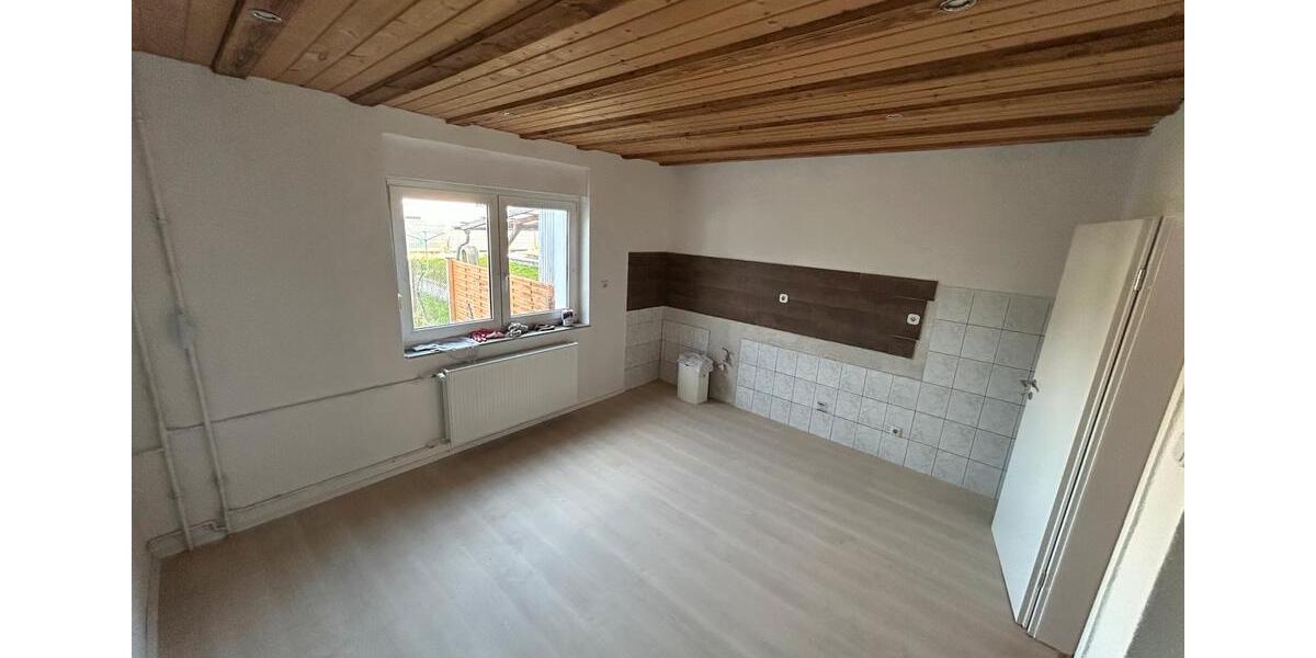 Reihenhaus Wissen - 7 Zimmer, 115 m&sup2;, 150.000&euro; | Angebot:26049997