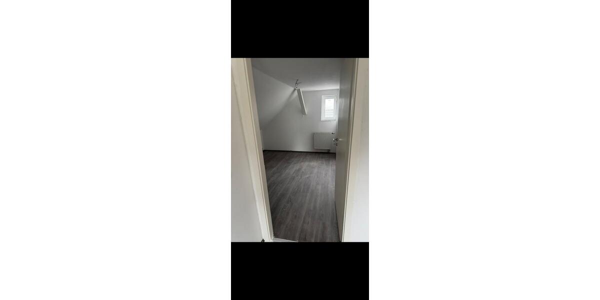 Etagenwohnung Siegen Eiserfeld - 5 Zimmer, 120 m&sup2;, 775&euro; | Angebot:26468250