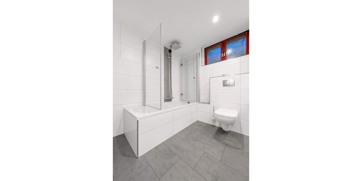 Einfamilienhaus Bad Laasphe - 7 Zimmer, 183 m&sup2;, 286.000&euro; | Angebot:25663940