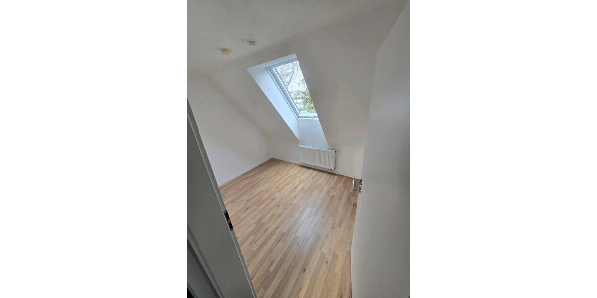 Dachgeschoßwohnung Siegen Dillnhütten - 3 Zimmer, 53 m&sup2;, 498&euro; | Angebot:24676956