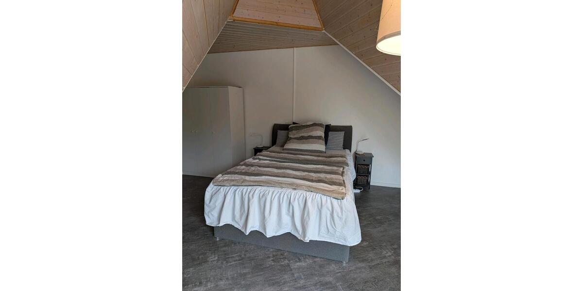 Dachgeschoßwohnung Rennerod - 2 Zimmer, 90 m&sup2;, 650&euro; | Angebot:25830737