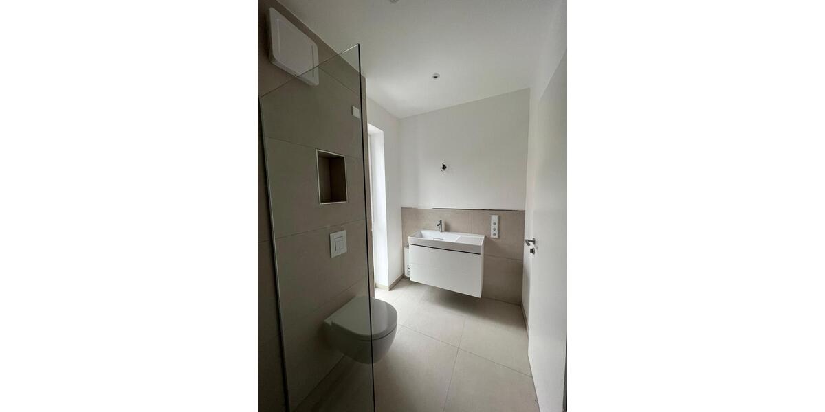Maisonettenwohnung Siegen - 5 Zimmer, 190 m&sup2;, 1.900&euro; | Angebot:26602676