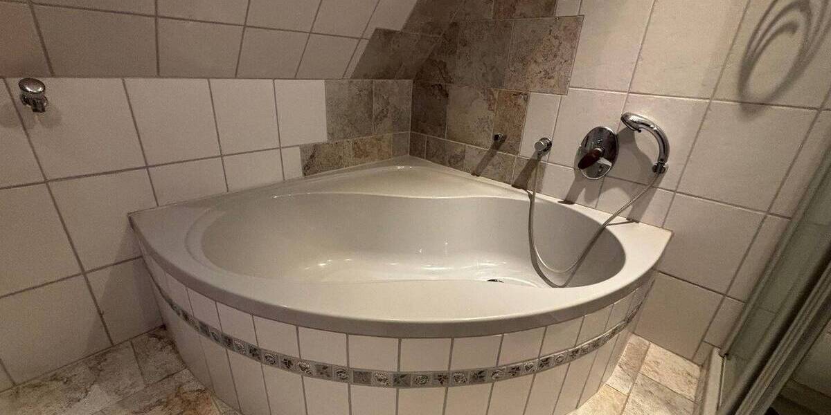 Einfamilienhaus Reichshof Eckenhagen - 7 Zimmer, 194 m&sup2;, 329.000&euro; | Angebot:25666272