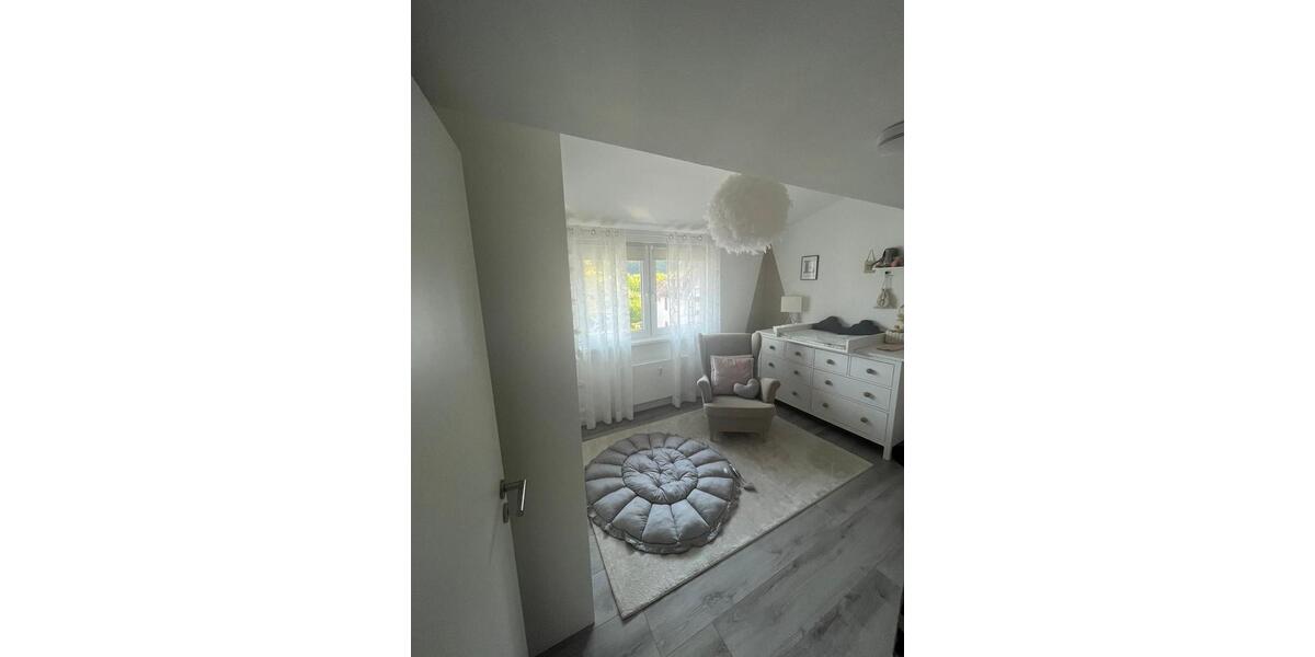 Dachgeschoßwohnung Herborn - 4 Zimmer, 100 m&sup2;, 900&euro; | Angebot:24868885