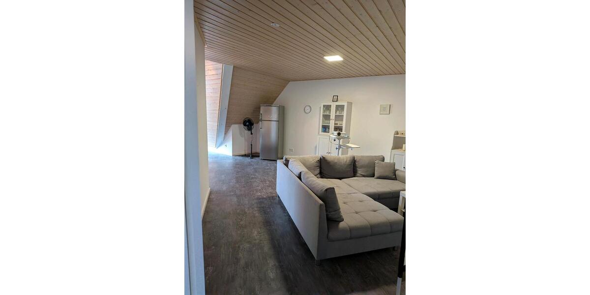 Dachgeschoßwohnung Rennerod - 2 Zimmer, 90 m&sup2;, 650&euro; | Angebot:25830737