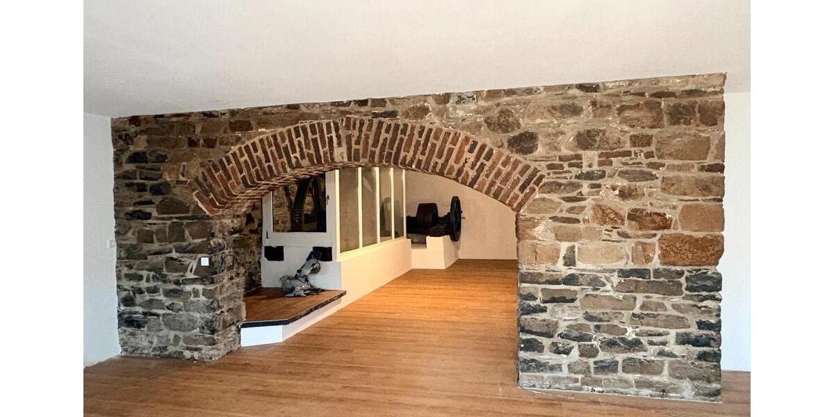 Erdgeschoßwohnung Hattert - 4 Zimmer, 120 m&sup2;, 1.000&euro; | Angebot:25893772